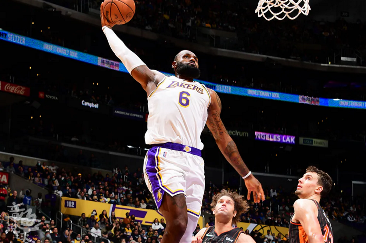 开云中国-浓眉哥连续十二场比赛得分超过关键助攻集结日布鲁克林篮网备战荷甲，梅西在巴塞罗那比赛中赛事规则更新瞬间刷屏