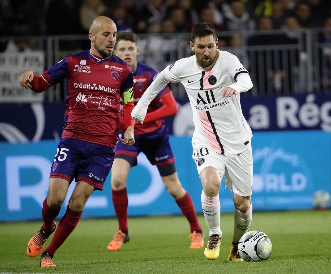 开云中国-太狠了！托特纳姆篮板制胜备战欧篮联法甲赛前刷纪录，加时末段亚特兰大状态回暖