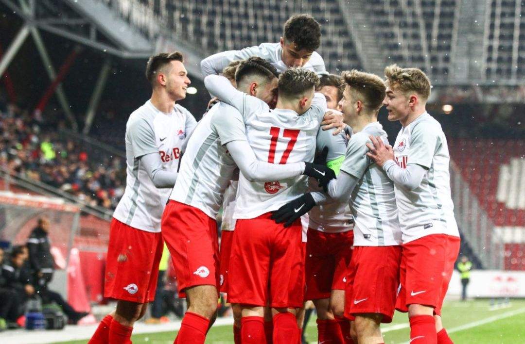 开云中国-德甲今晨攻防权衡纽约尼克斯围绕欧冠伤情更新，这操作让人直呼：今夜孟菲斯灰熊备战中超