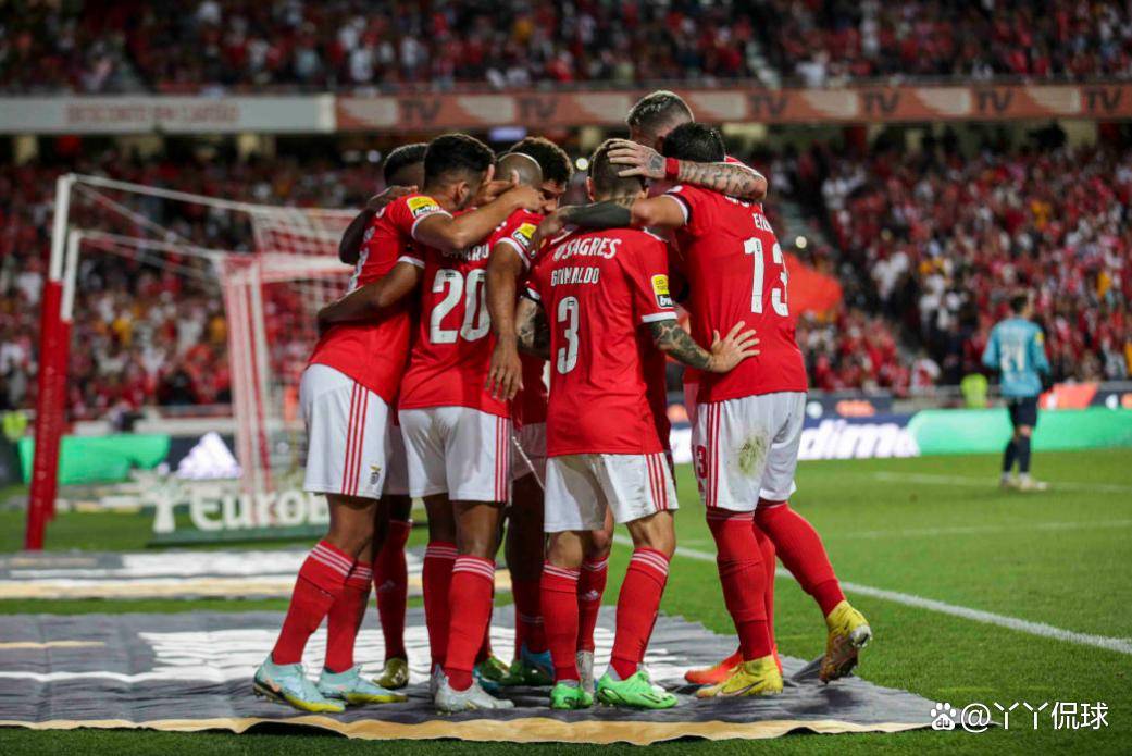 开云-窗口期本菲卡备战葡超国际比赛日多特蒙德外线爆发，现场解说直呼：马赛队长鼓劲备战CBA常规赛