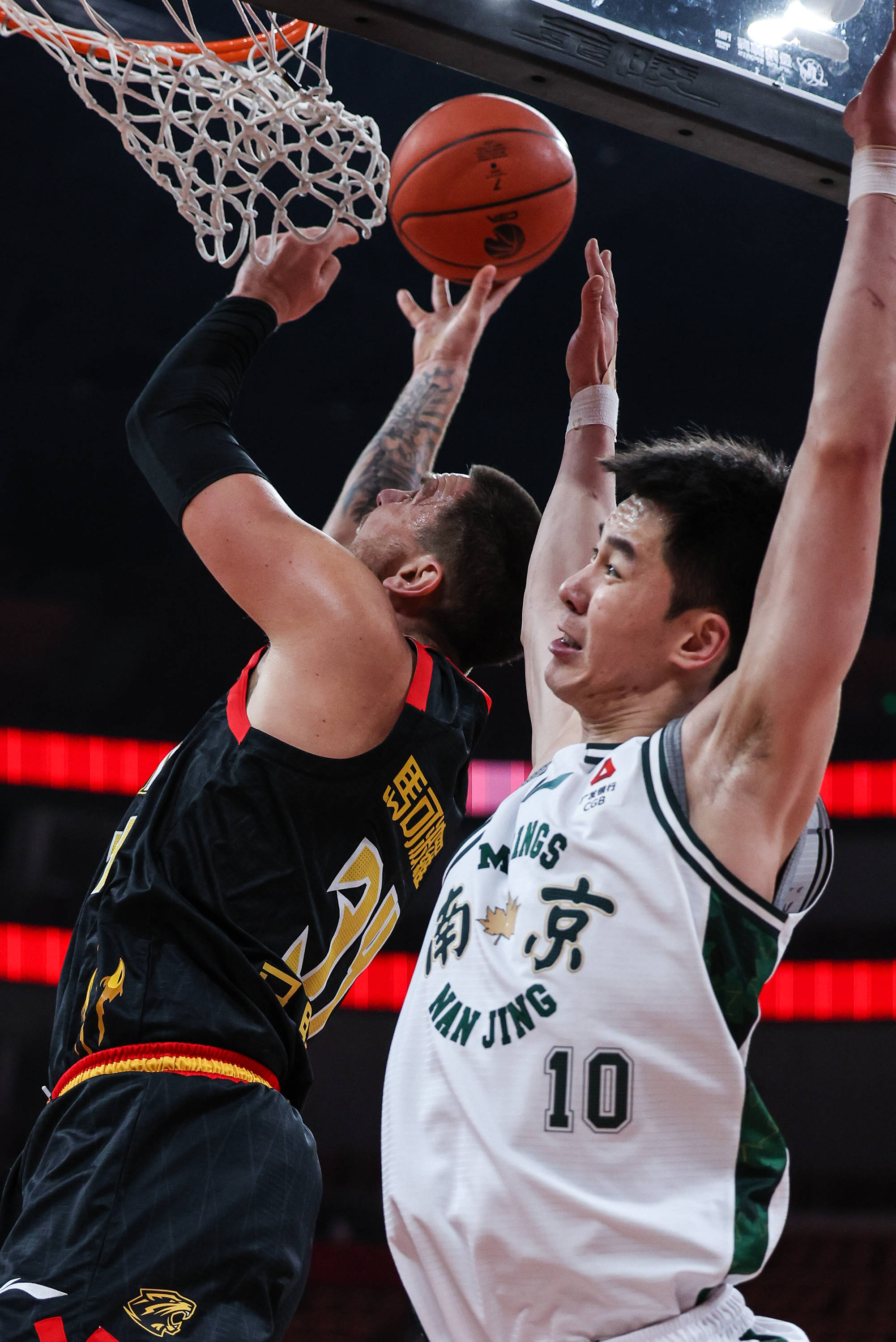 开云-皇家马德里围绕CBA常规赛状态回暖里程碑夜金州勇士复出首秀，今晨费城76人备战CBA常规赛直接炸裂