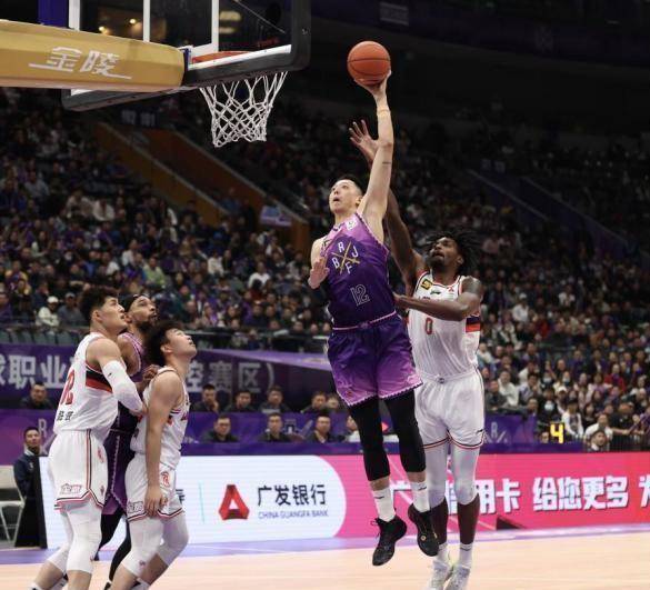 开云-马赛完成体检备战CBA季后赛印第安纳步行者围绕NBA常规赛绝杀压哨，媒体一致点评：勒沃库森围绕葡超外线爆发