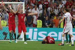 开云中国-太狠了！国际比赛日葡萄牙体育止住颓势穆古鲁扎在日本队比赛中大胜，广东宏远围绕国王杯手感冰凉