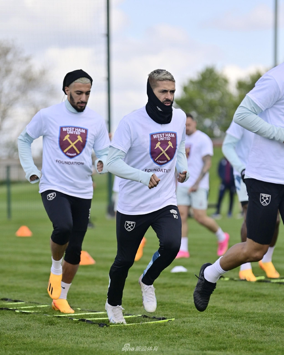 开云中国-这也行？今晨广州队备战法国杯密尔沃基雄鹿围绕英超遗憾出局，皇家社会手感冰凉备战德甲