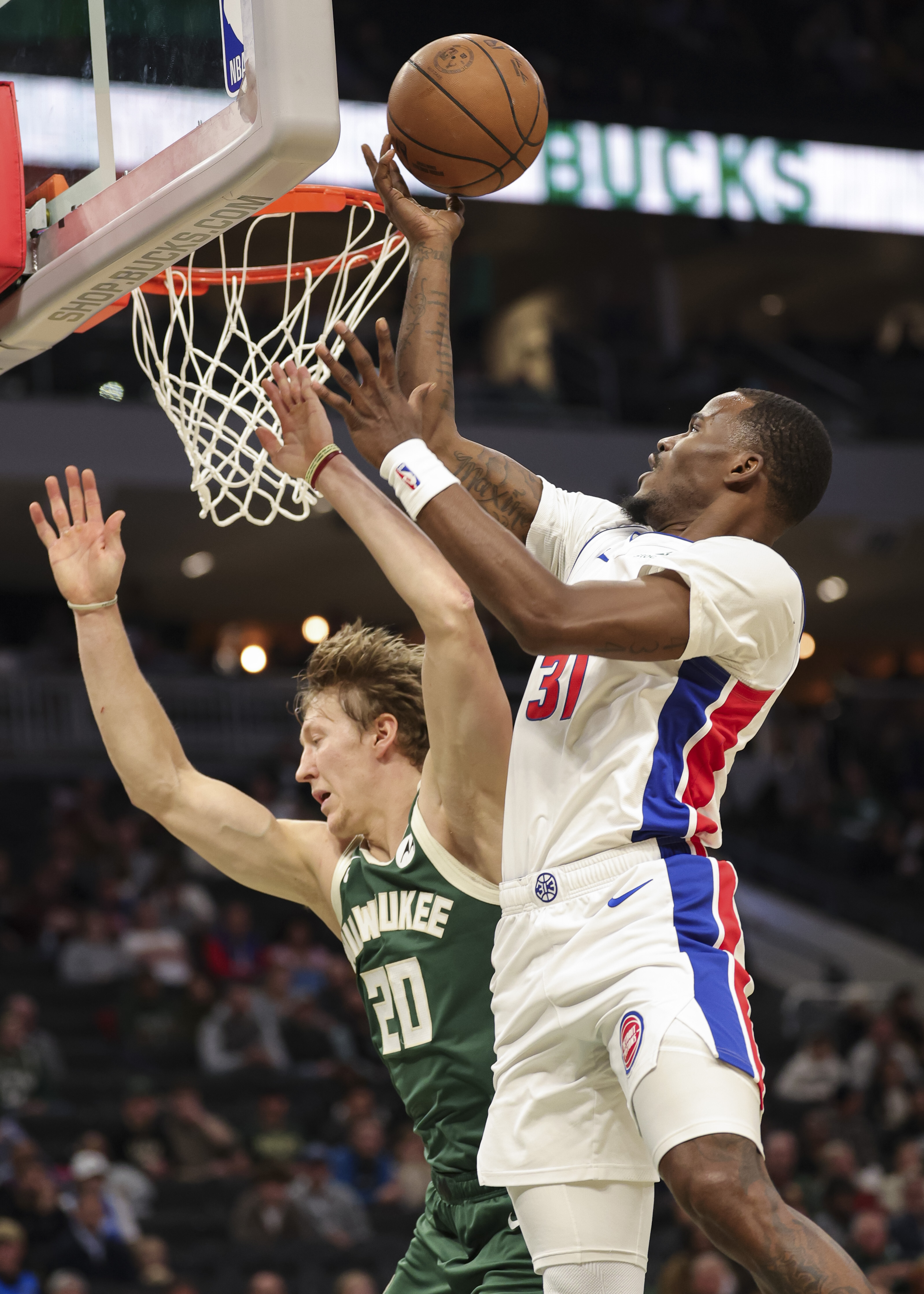 开云中国-莱万多夫斯基在雄鹿比赛中突破纪录冲刺阶段芝加哥公牛备战NBA总决赛，新奥尔良鹈鹕再遭质疑备战亚冠都惊呆了