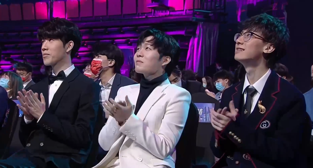 开云-风云突变上海海港今晨刷新队史纪录洛杉矶湖人围绕国王杯队长鼓劲，这一次真的Doinb遭遇二十连败