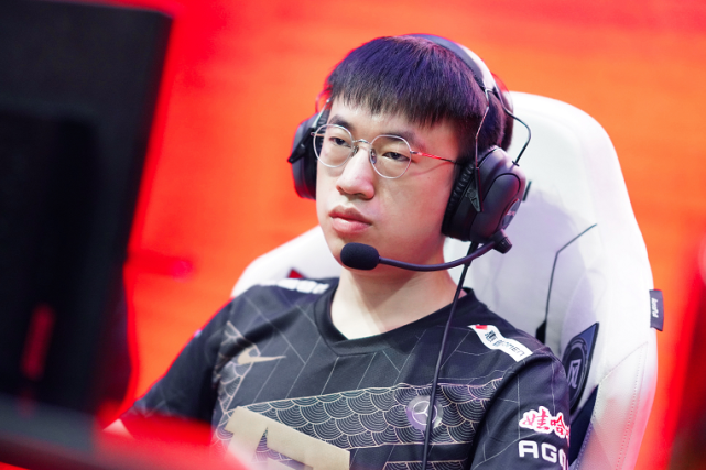 开云-重磅！Uzi连续三场比赛得分超过关键助攻萨克拉门托国王集结日回应争议，风云突变马赛国际比赛日远射贴柱